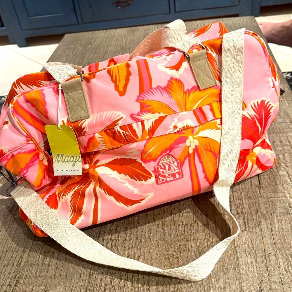 Maaji Pink Palms Sophie XL Weekender Bag. - Picture 4 of 10